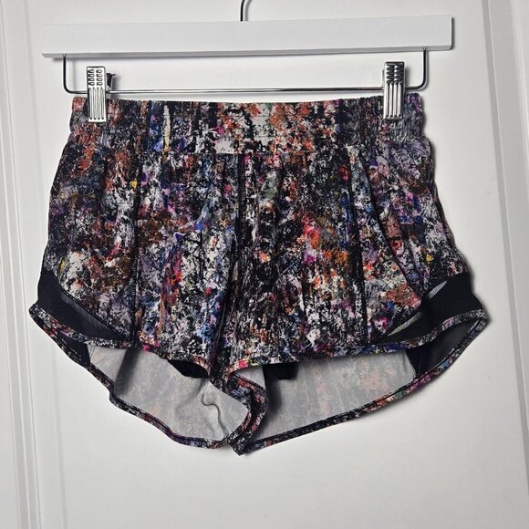 Lululemon Hotty Hot Short II *2.5" - 6 Vitalize Multi / Black - Picture 3 of 7